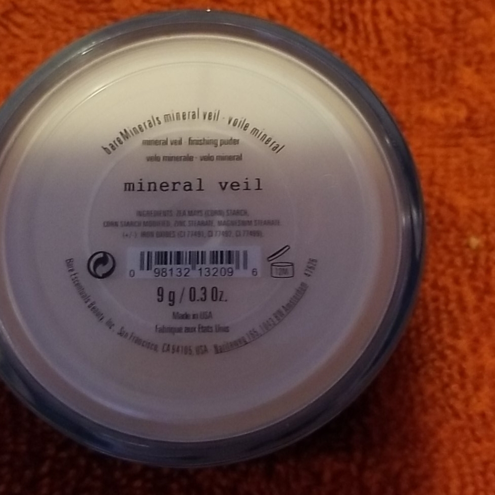 Assorted Makeup - Picture 13 of 14